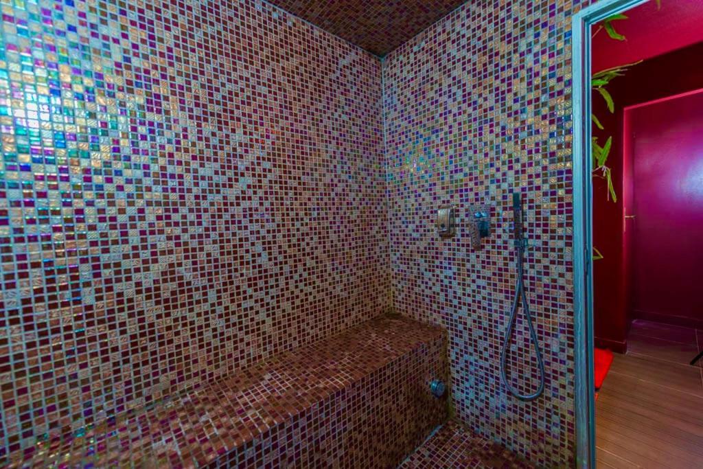 Love Room Evasion Duo Marseille Phòng bức ảnh